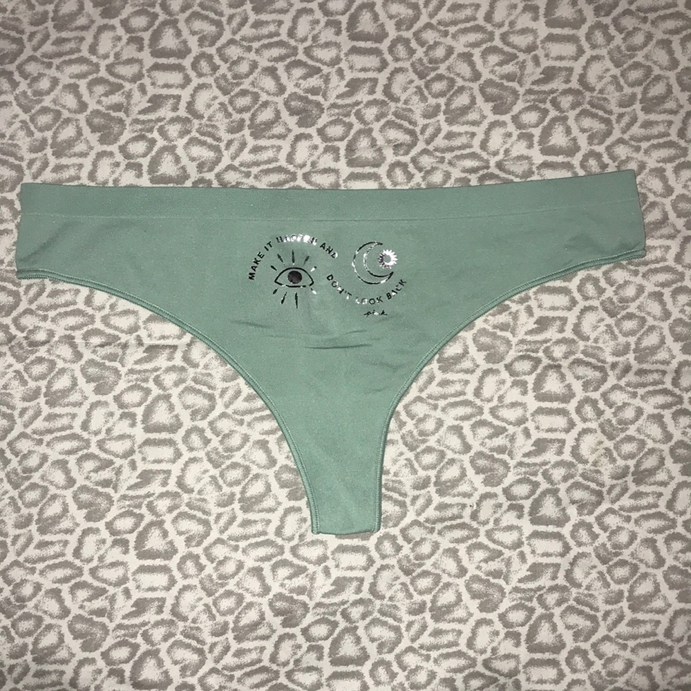 🌺 Pink victoria secret thong underwear 🌺